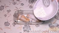 Фото приготовления рецепта: Песочное печенье с малиновой прослойкой и сахарной глазурью - шаг №8