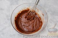 Фото приготовления рецепта: Шоколадные маффины - шаг №9