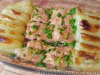 Фото к рецепту: Горбуша, запечённая с болгарским перцем