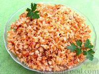 Фото приготовления рецепта: Рис с мясным фаршем и помидорами - шаг №11