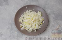 Фото приготовления рецепта: Картошка, тушенная с квашеной капустой - шаг №2
