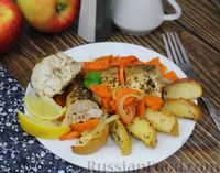 Фото приготовления рецепта: Рыба, запечённая с морковью и яблоками - шаг №12