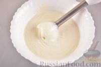 Фото приготовления рецепта: Творожное желе со сгущённым молоком и мандаринами - шаг №5