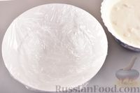 Фото приготовления рецепта: Творожное желе со сгущённым молоком и мандаринами - шаг №8