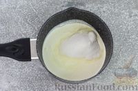 Фото приготовления рецепта: Торт из картофельно-миндального бисквита с вишнёвым конфитюром и белым ганашем - шаг №15