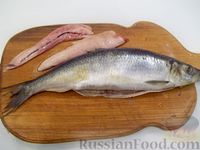 Фото приготовления рецепта: Копчёная рыба на сковороде - шаг №2