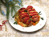 Фото приготовления рецепта: Филе индейки "Гармошка" с помидорами, шпинатом и сыром, запечённое с овощами - шаг №11