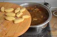 Фото приготовления рецепта: Грибной суп с клецками - шаг №16