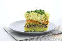 Фото приготовления рецепта: Слоёный салат со шпротами, картофелем, морковью и маринованными огурцами - шаг №21