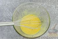 Фото приготовления рецепта: Слоёный салат со свининой, свёклой и яйцами - шаг №2