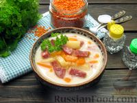 Фото приготовления рецепта: Сырный суп с чечевицей и колбасой - шаг №11