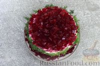 Фото приготовления рецепта: Салат "Селёдка под шубой" со свекольным желе - шаг №25