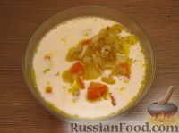 Фото приготовления рецепта: Морковный суп-пюре с чесноком - шаг №7