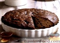Фото к рецепту: Пряный пирог с изюмом и смородиной
