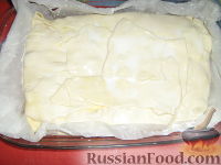 Фото приготовления рецепта: Пирог с ветчиной, сыром и творогом - шаг №8