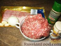 Фото приготовления рецепта: Чевапчичи (жареные колбаски) в беконе - шаг №1