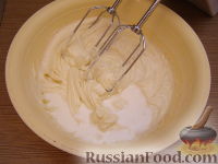 Фото приготовления рецепта: Масляный бисквит в микроволновке - шаг №4