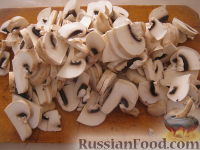 Фото приготовления рецепта: Тушеная капуста с грибами (в мультиварке) - шаг №2
