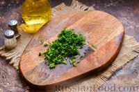 Фото приготовления рецепта: Шампиньоны с творожным сыром и зеленью, запечённые в беконе - шаг №5