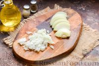 Фото приготовления рецепта: Скумбрия, запечённая с грибами и картошкой - шаг №3