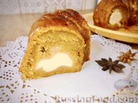 Фото к рецепту: Тыквенный кекс с начинкой из сливочного сыра