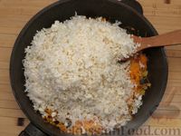 Фото приготовления рецепта: Песочный пирог с клюквой и кокосовым штрейзелем - шаг №5