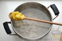 Фото приготовления рецепта: Куриный суп с галушками - шаг №5