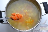 Фото приготовления рецепта: Куриный суп с галушками - шаг №14