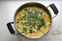 Фото приготовления рецепта: Куриный суп с галушками - шаг №17