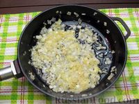Фото приготовления рецепта: Стручковая фасоль, тушенная с консервированными помидорами - шаг №3