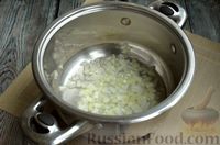 Фото приготовления рецепта: Солянка с колбасой и черносливом - шаг №3