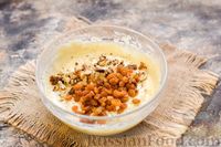 Фото приготовления рецепта: Маффины на йогурте, с орехами, изюмом, цедрой и розмарином - шаг №8