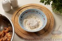 Фото приготовления рецепта: Котлеты из мясного фарша с пекинской капустой, картофелем и тыквой - шаг №12