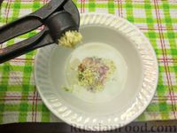 Фото приготовления рецепта: Тыквенные пампушки с чесноком и зеленью - шаг №22