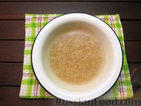 Фото приготовления рецепта: Суп с перловкой, мясными фрикадельками и солёными огурцами - шаг №2