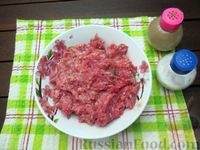 Фото приготовления рецепта: Суп с перловкой, мясными фрикадельками и солёными огурцами - шаг №8