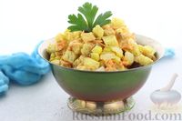 Фото приготовления рецепта: Салат с кукурузой, морковью и сухариками - шаг №11
