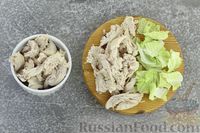 Фото приготовления рецепта: Салат с курицей, картофелем, пекинской капустой и солёными огурцами - шаг №12