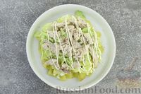 Фото приготовления рецепта: Салат с курицей, картофелем, пекинской капустой и солёными огурцами - шаг №13