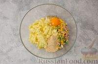 Фото приготовления рецепта: Картофельные котлеты с консервированным тунцом, кукурузой и цедрой - шаг №6