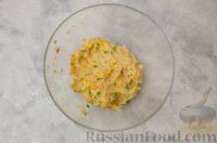 Фото приготовления рецепта: Картофельные котлеты с консервированным тунцом, кукурузой и цедрой - шаг №8