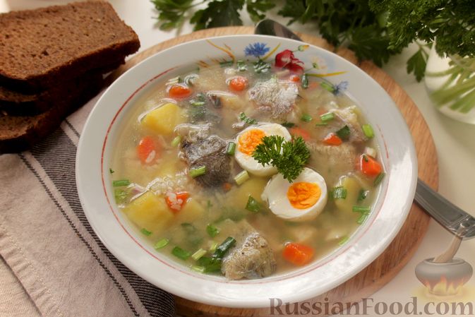 Рецепт: Рыбный суп из минтая - Легкий диетический супчик с помидором
