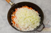 Фото приготовления рецепта: Постные вареники с пекинской капустой и морковью - шаг №6