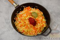 Фото приготовления рецепта: Постные вареники с пекинской капустой и морковью - шаг №7