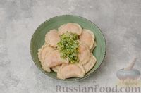 Фото приготовления рецепта: Постные вареники с пекинской капустой и морковью - шаг №22