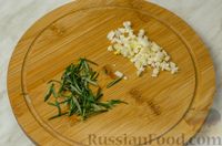 Фото приготовления рецепта: Треска, запечённая с картофелем и розмарином - шаг №5