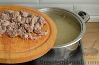 Фото приготовления рецепта: Томатный суп со свининой и рисом - шаг №7