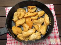 Фото приготовления рецепта: Курица в карамели, с чесноком и соевым соусом - шаг №6