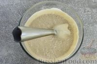Фото приготовления рецепта: Сметанное желе со сгущёнкой и бананом - шаг №6