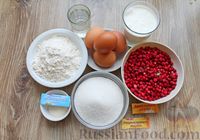 Фото приготовления рецепта: Бисквитный рулет со сливочным муссом и ягодами - шаг №1